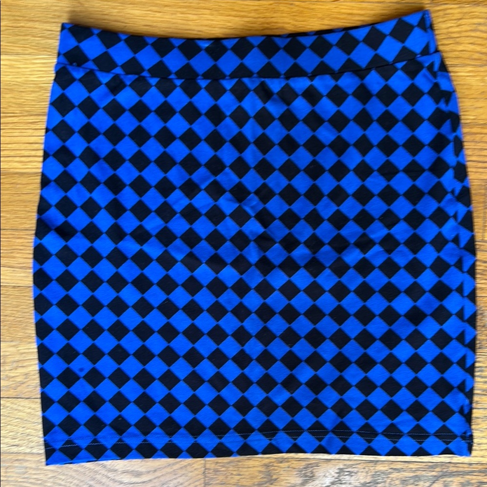 H&M Mini Skirt. Size 6 NWOT 💙❤︎